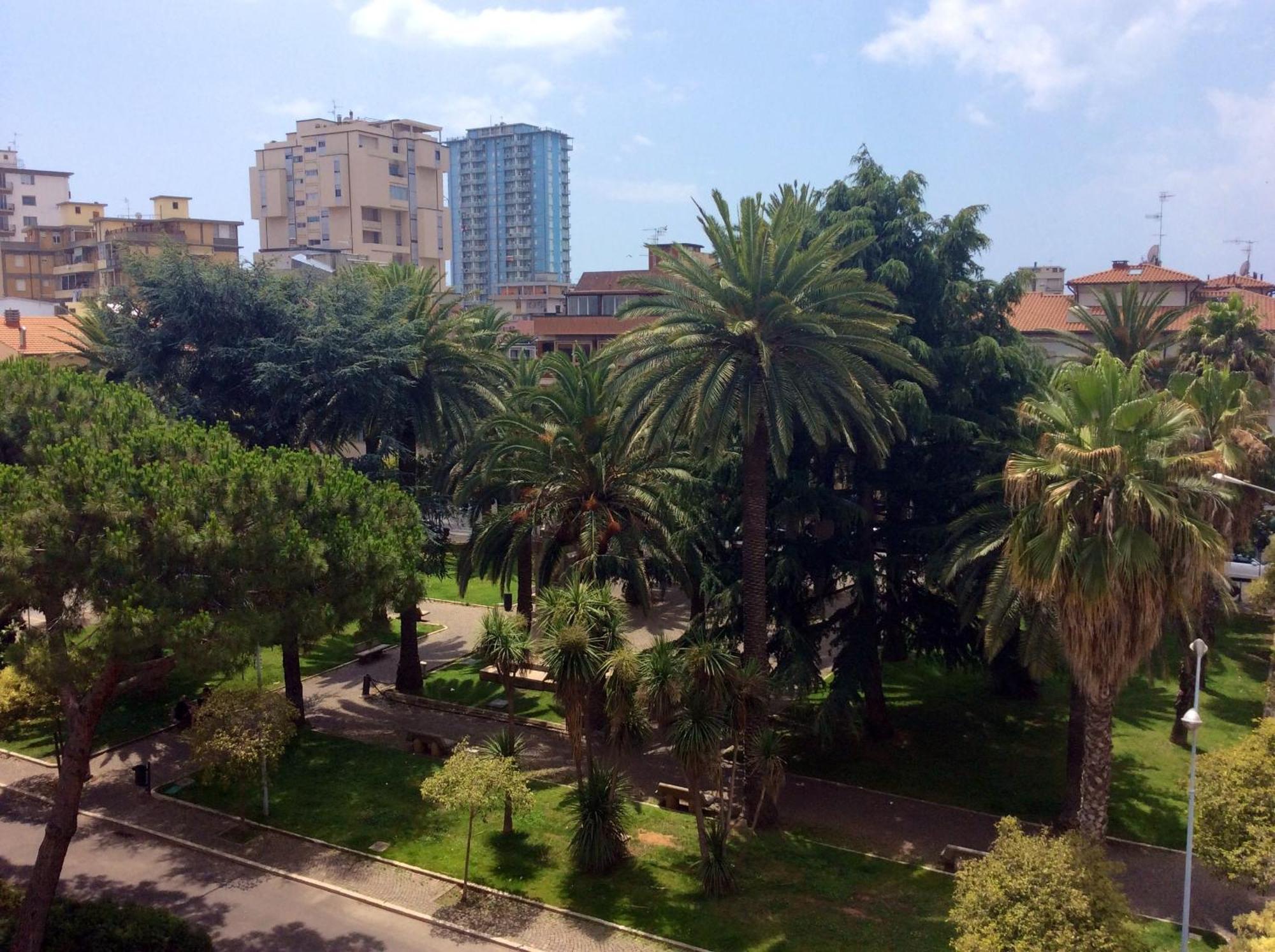 Hotel Giardino Follonica Exteriör bild
